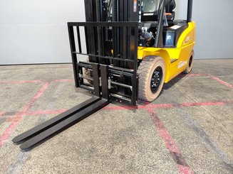 Четырехопорные погрузчики Hangcha XE25i ( CPD25-XEY2HA-SI )