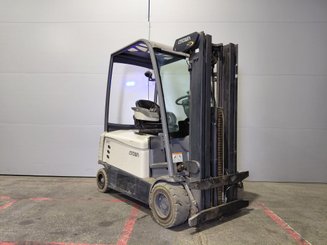 Четырехопорные погрузчики Crown SCF6040-16