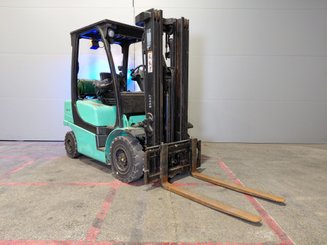 Газовый погрузчик Yale YALE GLP25 - 1