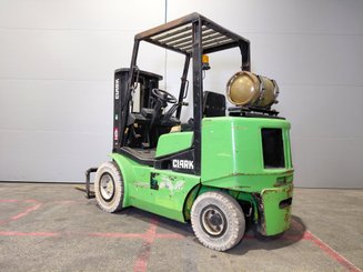Газовый погрузчик Clark CGP25