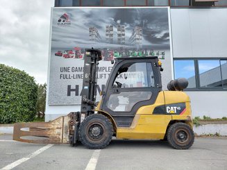 Четырехопорные погрузчики Caterpillar GP45NTD