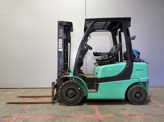 Газовый погрузчик Yale YALE GLP25 - 4