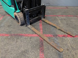 Трехопорные погрузчики Yale ERP16VTLWB - 6