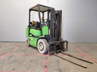 Газовый погрузчик Clark CGP25