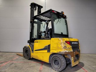 Четырехопорные погрузчики Hyundai 45B9