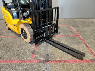 Четырехопорные погрузчики Hangcha XE25i ( CPD25-XEY2HA-SI )