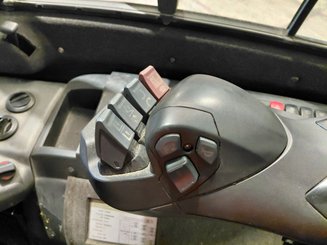 Четырехопорные погрузчики Caterpillar EP30CN - 7