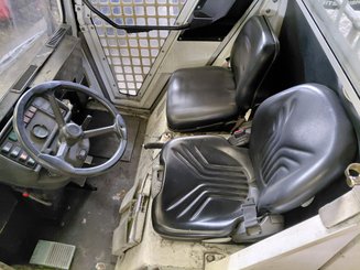 Tow tractor Charlatte T135 - 4