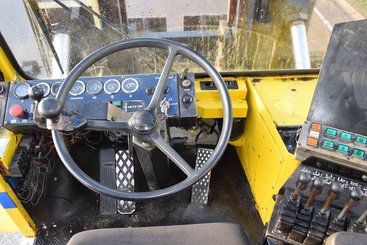Четырехопорные погрузчики Svetruck 45120-57