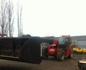 Телескопический погрузчик Manitou MHT10120 - 1