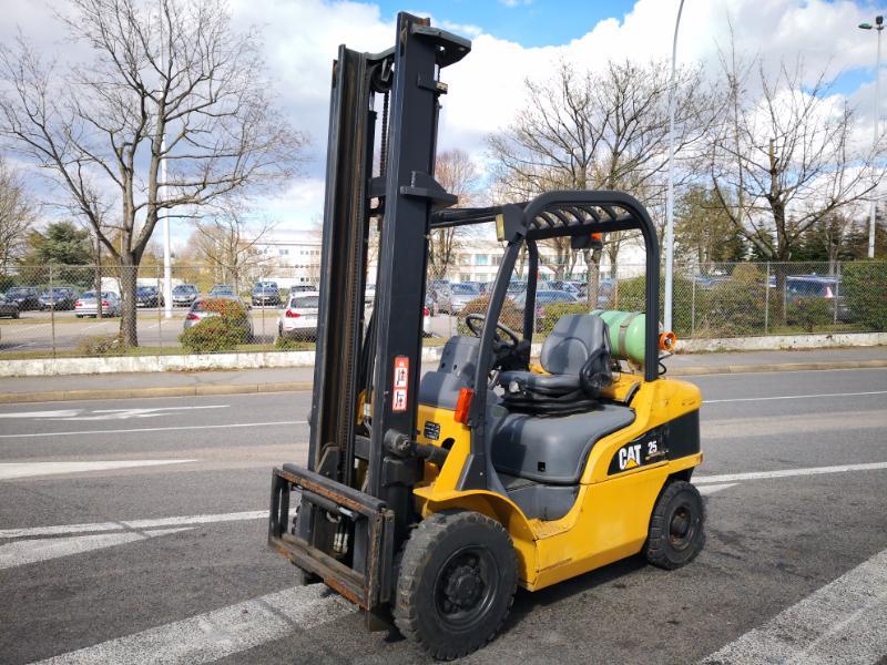 Четырехопорные погрузчики Caterpillar GP25N - 1