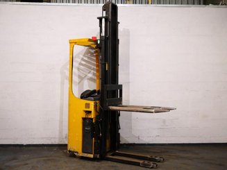 Штабелеры с платформой для оператора Caterpillar NSR16K