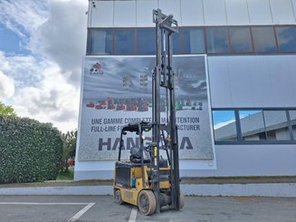 Четырехопорные погрузчики Caterpillar EC25N