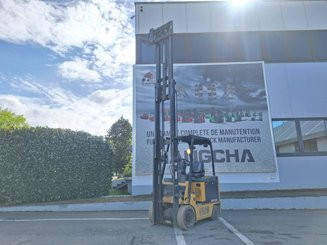 Четырехопорные погрузчики Caterpillar EC25N