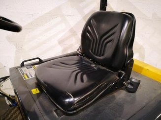 Четырехопорные погрузчики Caterpillar EC25N