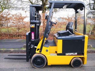 Четырехопорные погрузчики Caterpillar EC25N
