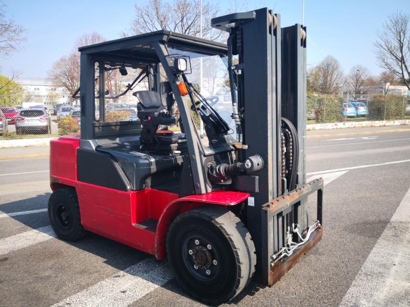 Четырехопорные погрузчики Nissan DG1F4A50Y - 1