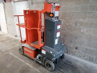 Строительный подъёмник с вертикальной мачтой JLG TOUCAN DUO