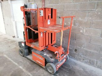 Строительный подъёмник с вертикальной мачтой JLG TOUCAN DUO