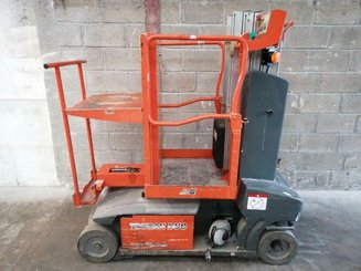 Строительный подъёмник с вертикальной мачтой JLG TOUCAN DUO