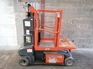 Строительный подъёмник с вертикальной мачтой JLG TOUCAN DUO