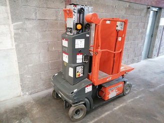 Строительный подъёмник с вертикальной мачтой JLG TOUCAN DUO