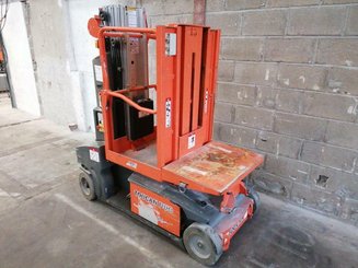 Строительный подъёмник с вертикальной мачтой JLG TOUCAN DUO