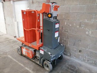 Строительный подъёмник с вертикальной мачтой JLG TOUCAN DUO