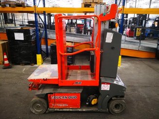 Строительный подъёмник с вертикальной мачтой JLG TOUCAN DUO