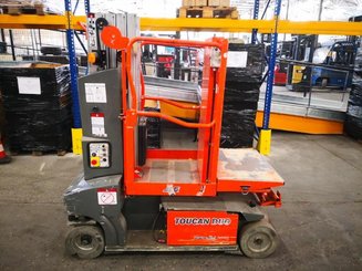 Строительный подъёмник с вертикальной мачтой JLG TOUCAN DUO