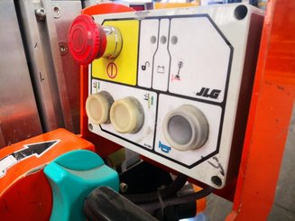 Строительный подъёмник с вертикальной мачтой JLG TOUCAN DUO