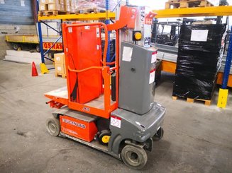 Строительный подъёмник с вертикальной мачтой JLG TOUCAN DUO