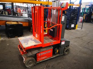 Строительный подъёмник с вертикальной мачтой JLG TOUCAN DUO