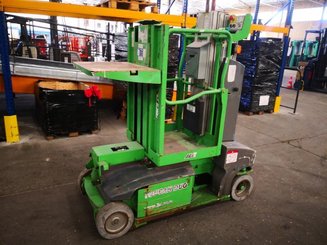 Строительный подъёмник с вертикальной мачтой JLG TOUCAN DUO