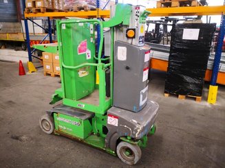 Строительный подъёмник с вертикальной мачтой JLG TOUCAN DUO