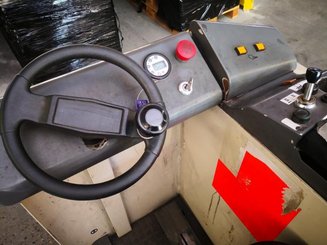 Четырехопорные погрузчики Crown RT3020 - 3