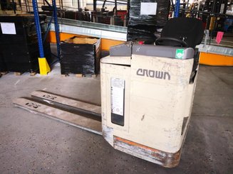 Четырехопорные погрузчики Crown RT3020 - 1