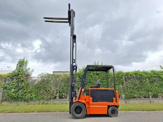 Четырехопорные погрузчики Carer R45N5