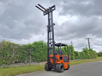 Четырехопорные погрузчики Carer R45N5