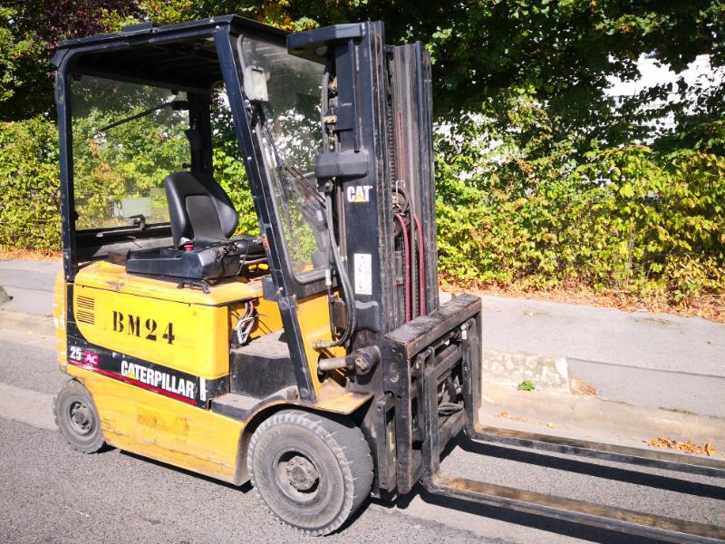 Четырехопорные погрузчики Caterpillar EP25K-PAC - 1