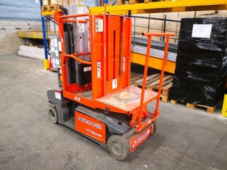 Строительный подъёмник с вертикальной мачтой JLG TOUCAN DUO