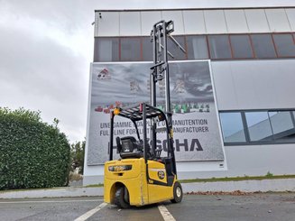 Электрический погрузчик Yale ERP15VC