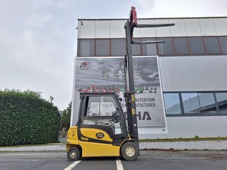 Электрический погрузчик Yale ERP35 VL