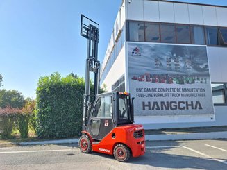 Четырехопорные погрузчики Hangcha XF25D