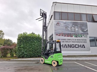 Четырехопорные погрузчики Hangcha XC18i