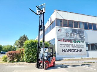Четырехопорные погрузчики Hangcha XF25D