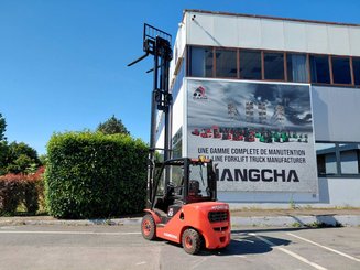 Четырехопорные погрузчики Hangcha XF25D