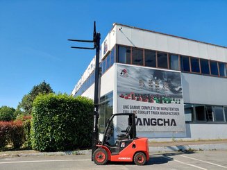 Четырехопорные погрузчики Hangcha XF25D