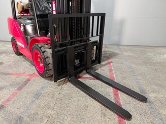 Четырехопорные погрузчики Hangcha XF35G