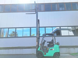 Четырехопорные погрузчики Mitsubishi FG15N
